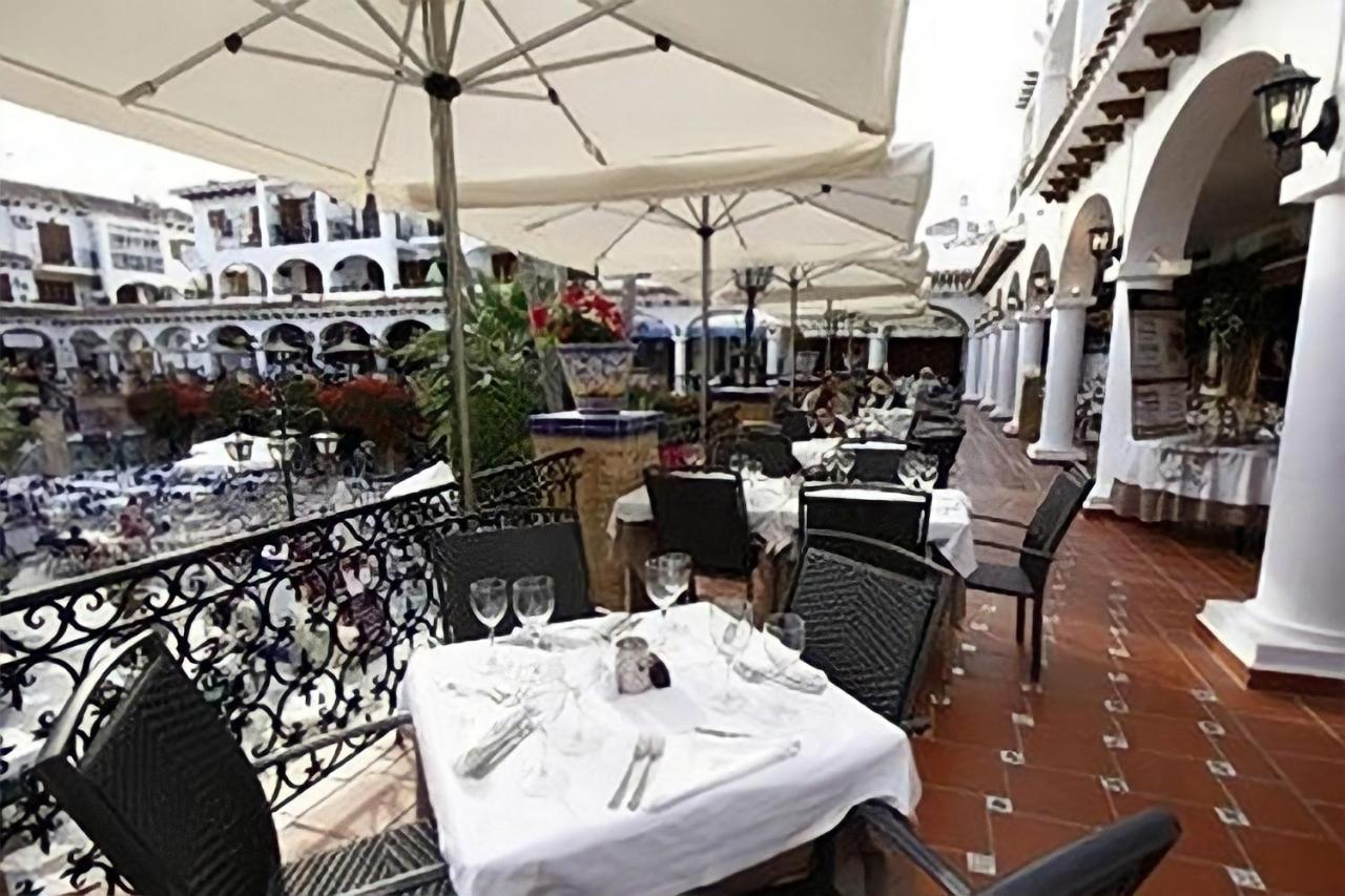 Apartment On The Plaza Alicante Exterior photo
